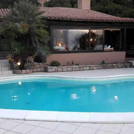 Dina With Pool -